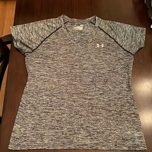 Heather Gray Large Under Armour T-shirt